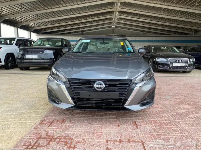 نيسان التيما استاندر موديل 2025 رمادي 0