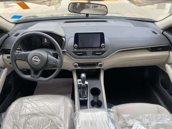 نيسان التيما استاندر موديل 2025 رمادي 6