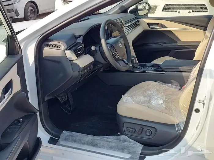 تتوفر فئات تويوتا كامري 2025 اصفار لمبيعات البنوك باقل ربح 3