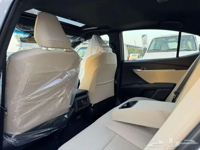 تتوفر فئات تويوتا كامري 2025 اصفار لمبيعات البنوك باقل ربح 9