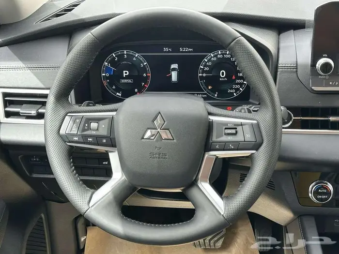 ميتسوبيشي اوتلاندر 4 4 نص فل 7 راكب 2025 5