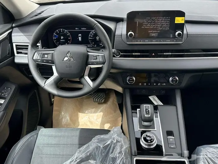 ميتسوبيشي اوتلاندر 4 4 نص فل 7 راكب 2025 12