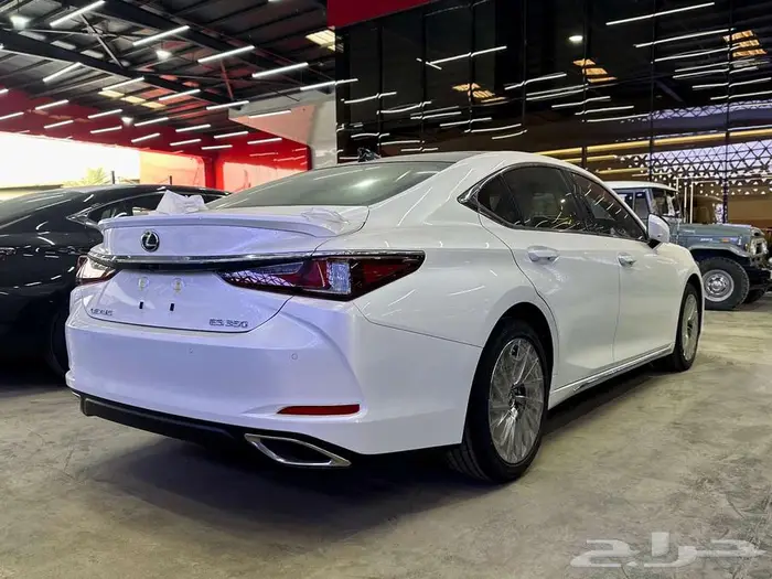 لكزس ES350 CC موديل 2025 وارد سعودي 3