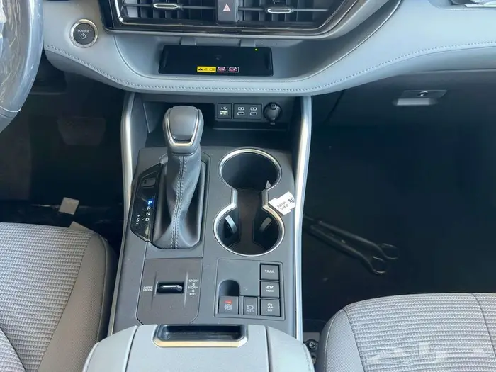 تويوتا هايلاندر GLE نص فل دبل 2025 سعودى 12