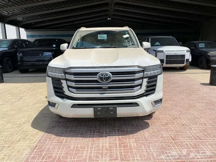 تويوتا لاندكروزر 2025 -L4 بنزين. سعودي (- ابيض ) 0