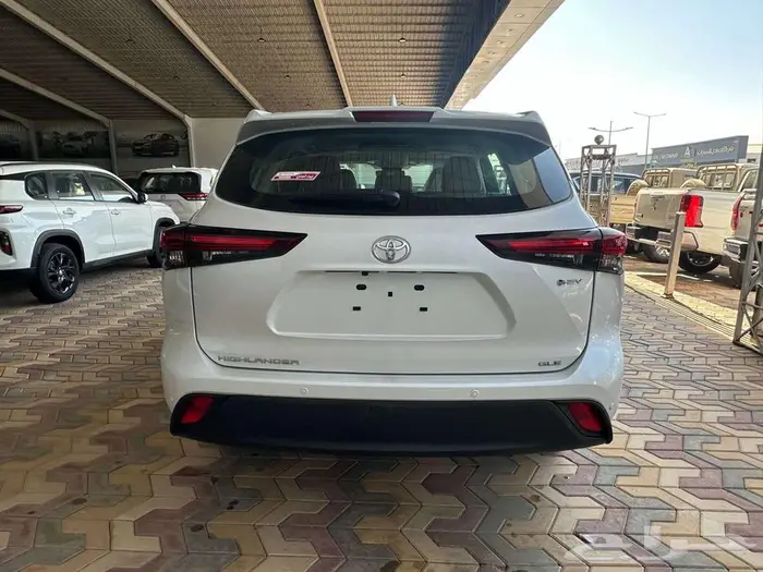 تويوتا هايلاندر GLE نص فل دبل 2025 سعودى 7