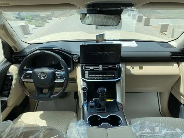 تويوتا لاندكروزر 2025 -L4 بنزين. سعودي (- ابيض ) 8