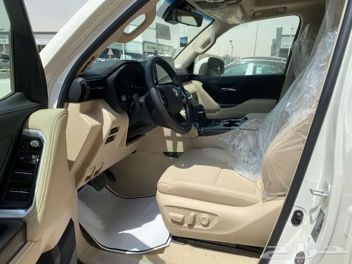 تويوتا لاندكروزر 2025 -L4 بنزين. سعودي (- ابيض ) 11