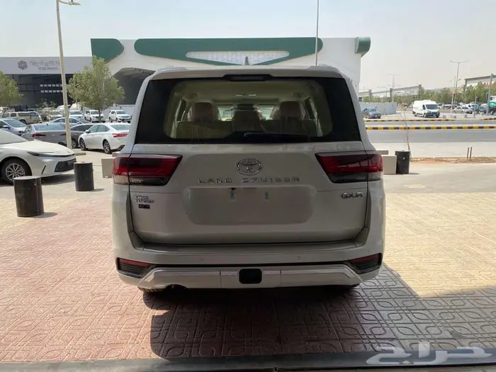 تويوتا لاندكروزر 2025 -L4 بنزين. سعودي (- ابيض ) 14