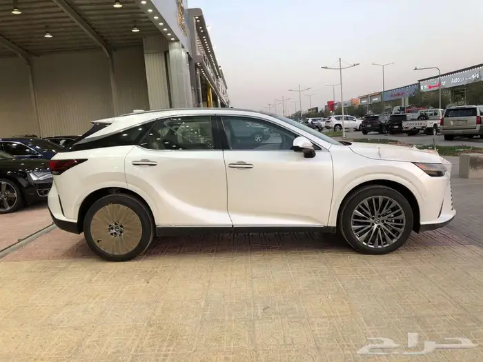 لكزس RX350BH 2024 سعودي اسود - ابيض. 4