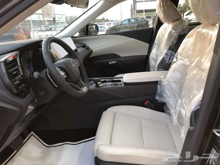 لكزس RX350BH 2024 سعودي اسود - ابيض. 21