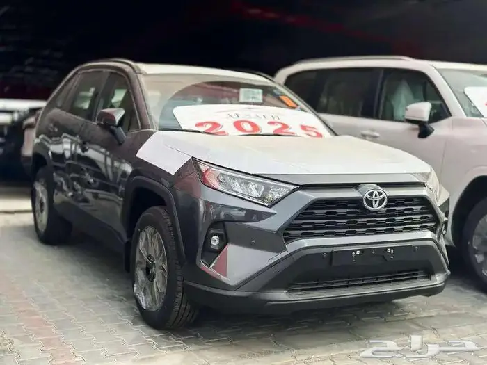 تويوتا راف فور 2025 XLE بنزين نص فل الاقل سعرأ 1