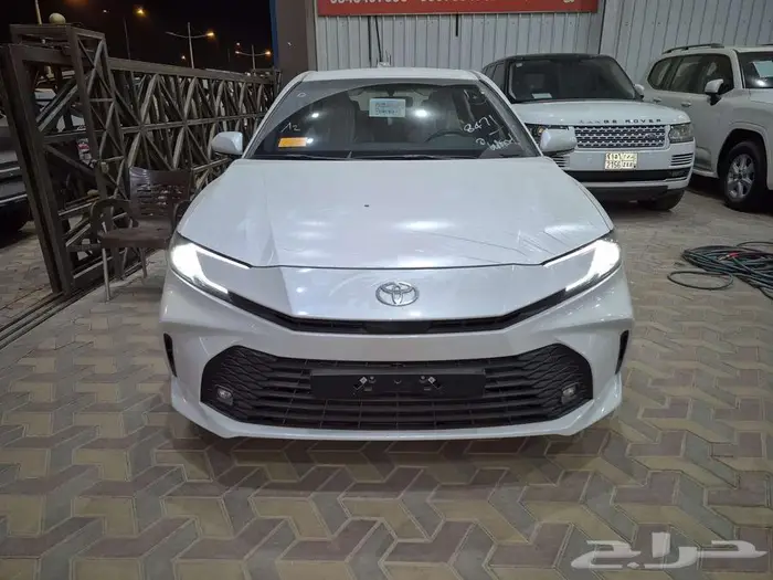 تويوتا كامرى E استندر بنزين 2025 1