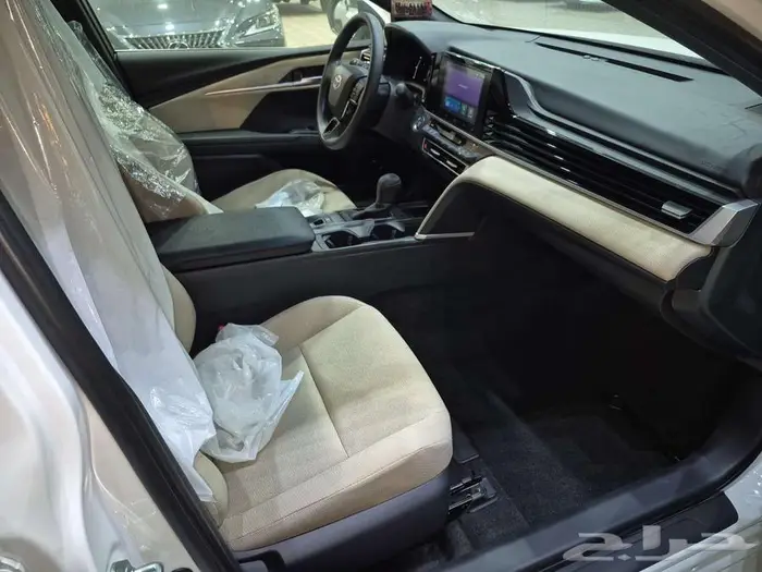 تويوتا كامرى E استندر بنزين 2025 5