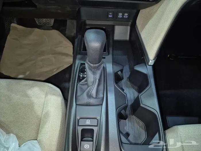 تويوتا كامرى E استندر بنزين 2025 9