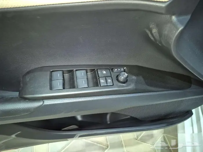 تويوتا كامرى E استندر بنزين 2025 11