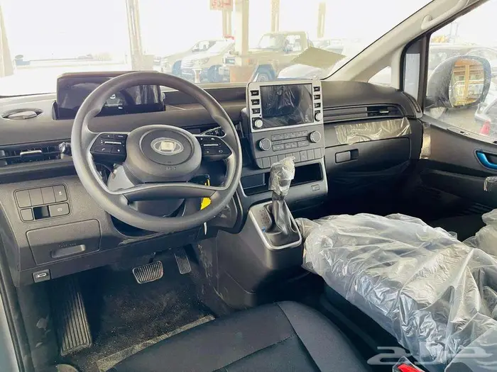 هيونداي ستاريا 2025 8