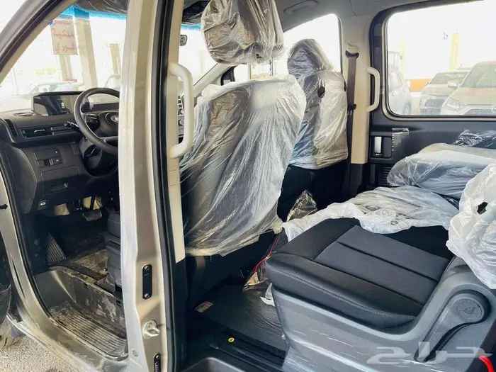 هيونداي ستاريا 2025 13