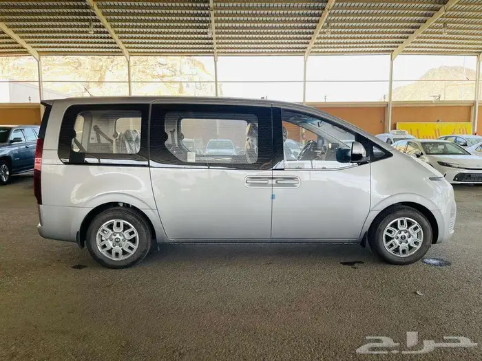 هيونداي ستاريا 2025 5