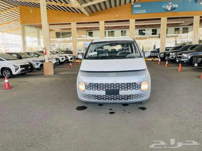 هيونداي ستاريا 2025 6