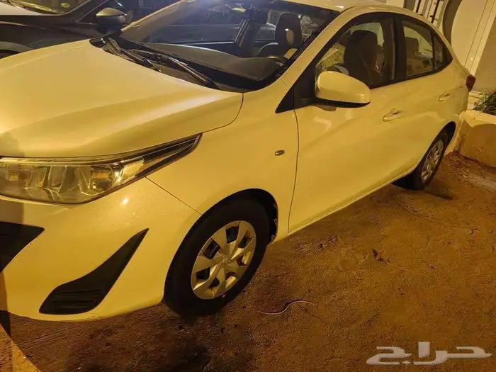 تويوتا ياريس 2020 فل بدون جنوط مالك اول من الوكالة 0