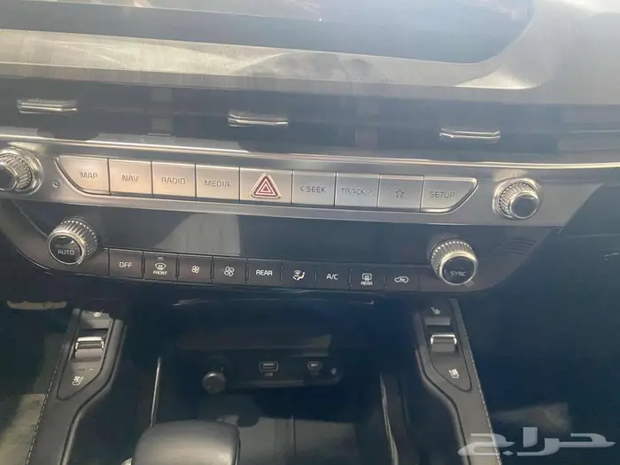 كيا تيلوريد مقاعد منفصله 2024 16