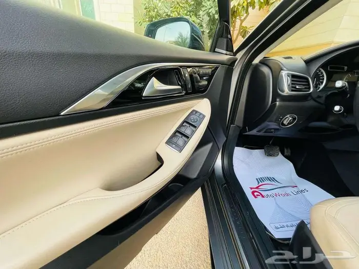 انفنتي Q30 فل 2017 بحالة ممتازة 9