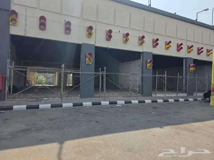 معارض تجارية بموقع إستراتيجي على طريق مكة - الهدا 1