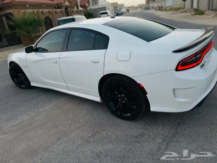 تشارجر 2021 RT 8 سلندر 11