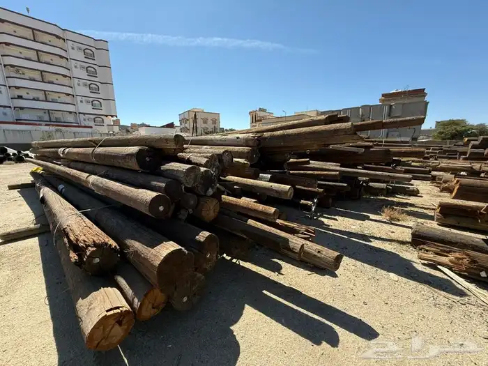 اعمدة كهرب خشب الصنوبر 1