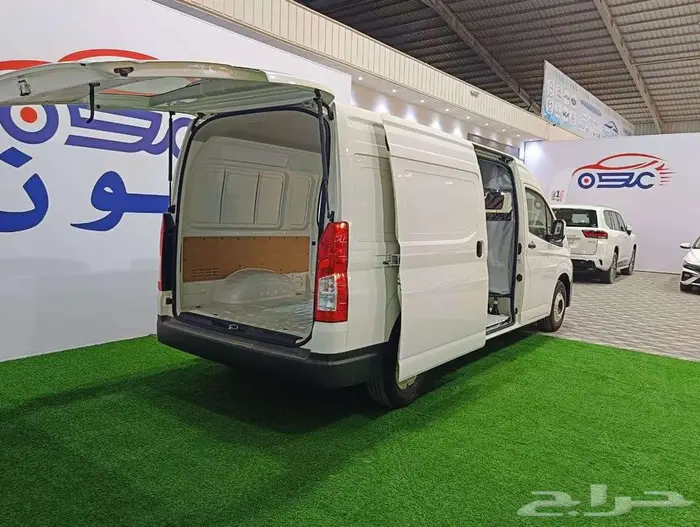 تويوتا هايس فان بضاعة ديزل سقف عالي جير اتوماتيك 2026 12