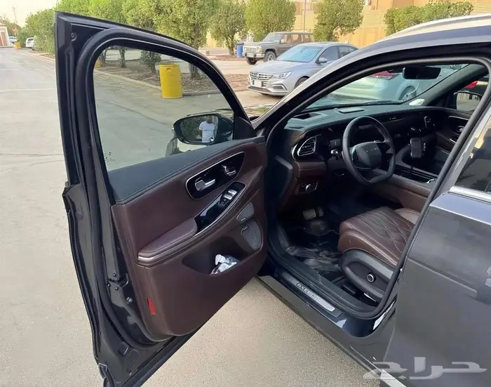 سيارة عائلية فاخرة جدا موديل 2025 9