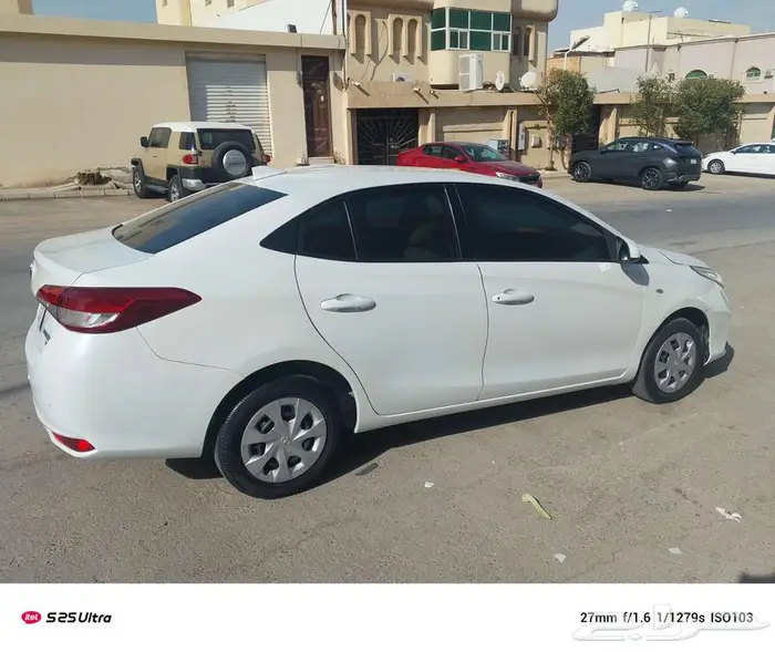 تويوتا يارس نظيف 2021 للبيع 12