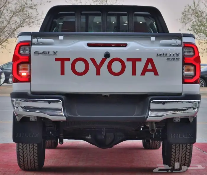 تويوتا هايلوكس SGLX 2025 فل كامل بنزين تومتيك وعادي للتقسيط 5