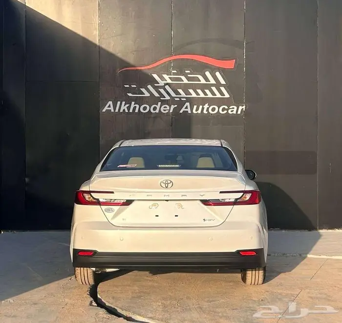 تويوتا كامري E ستاندر هايبرد 6