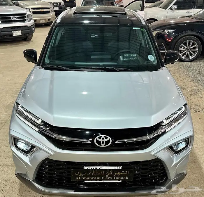 تويوتا اوربان 2025 عداد 1500 كيلو فل كامل بحالة الجديد 1