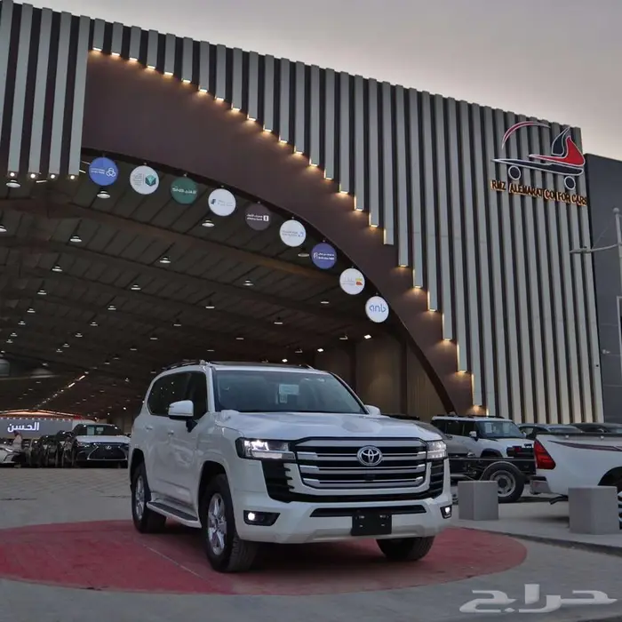 تويوتا لاندكروزر GXR2 بنزين 2025 مبيعات البنوك 2