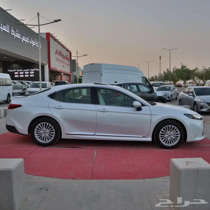 تويوتا كامري 2025 بنزين (عروض اقل الاسعار) 2