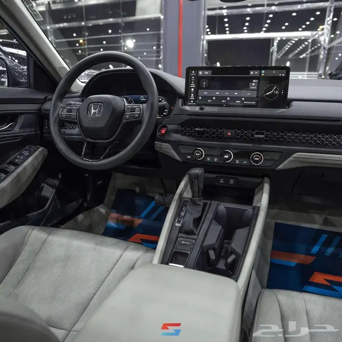 هوندا اكورد EX نص فل 2025 17