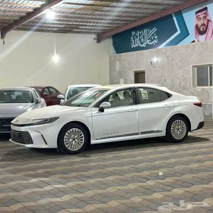 تويوتا كامري LE 1