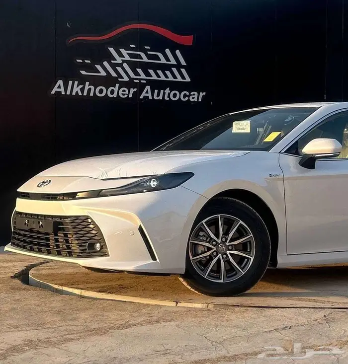 تويوتا كامري E ستاندر هايبرد 2