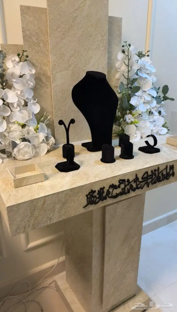 استاند شبكة نظيف وجديد باضاءة مخفية 0