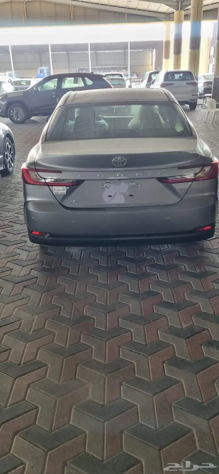 تويوتا كامري 2025 ستاندر بنزين E 3