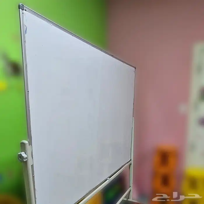 سبورة كبيرة قابلة للتحريك مكتب صغير للأطفال ب أشكال متنوعه 1