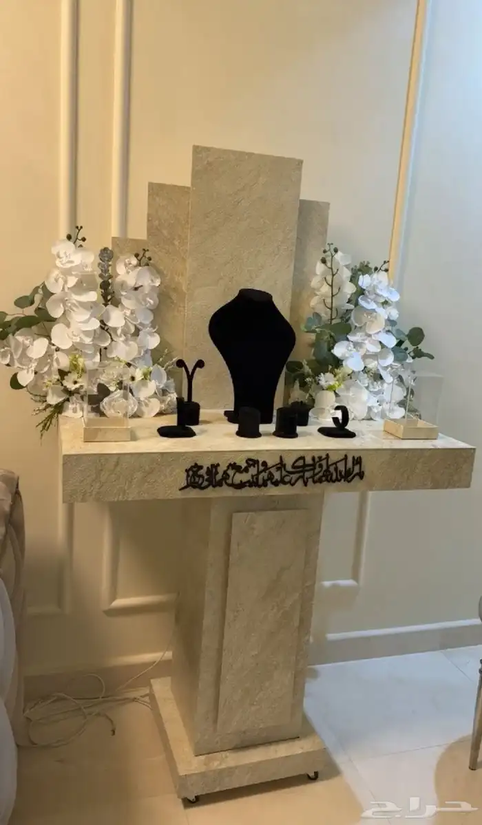 استاند شبكة نظيف وجديد باضاءة مخفية 1