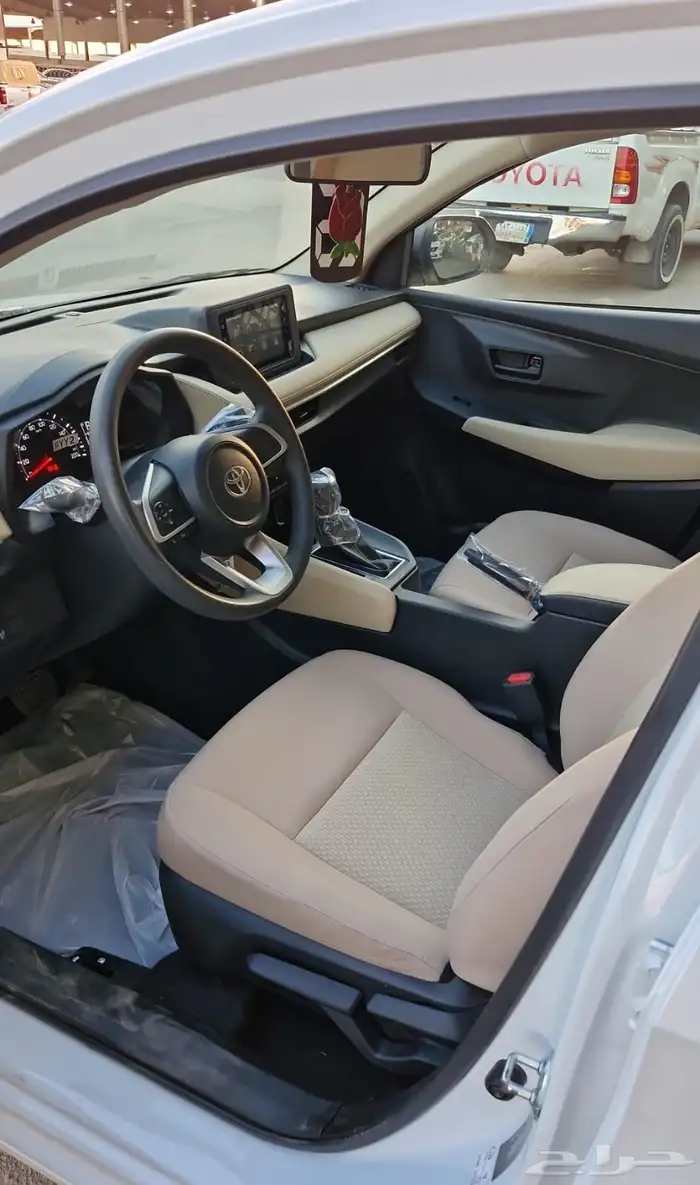 تويوتا ياريس Y موديل 2023 عداد 16 الف مخزن 5