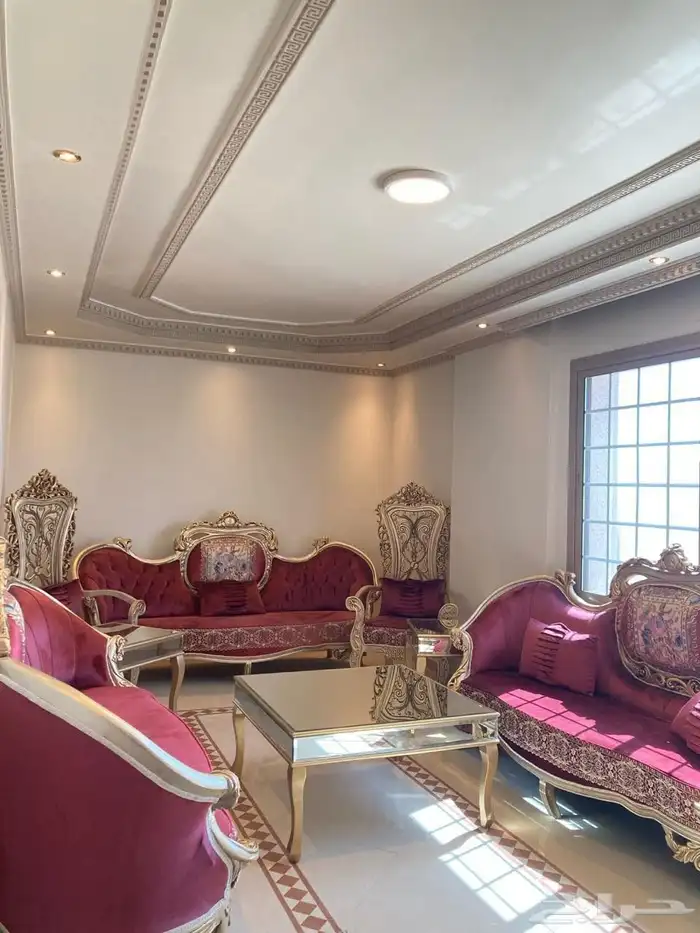 جزامه وغرفه نوم وطاوله بلازما وطقم غرفه الضيوف 5