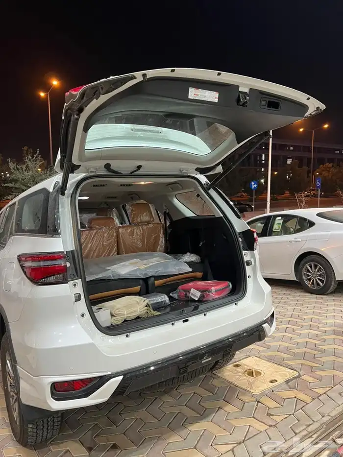تويوتا فورتشنر VX3 بنزين 2025 كاش وتقسيط 16