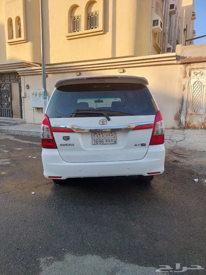 تويوتا انوفا فاغن 2015 عام 60 0