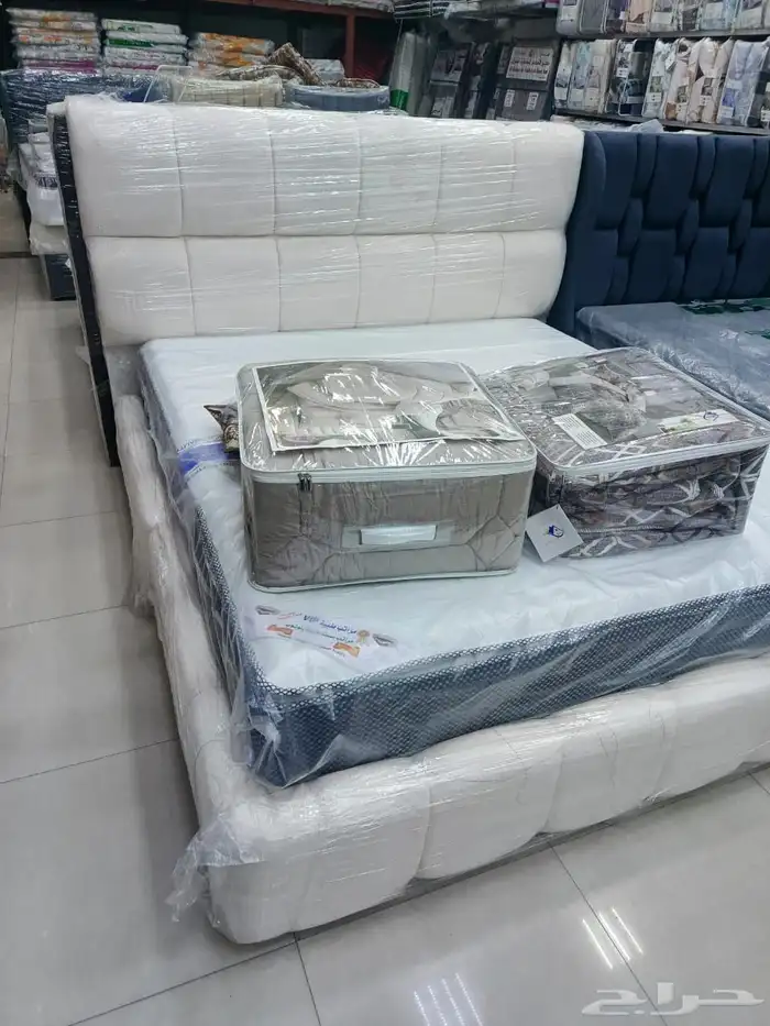 450 بدون مرتبة  ومع المرتبة سيكون السعر 700. 14